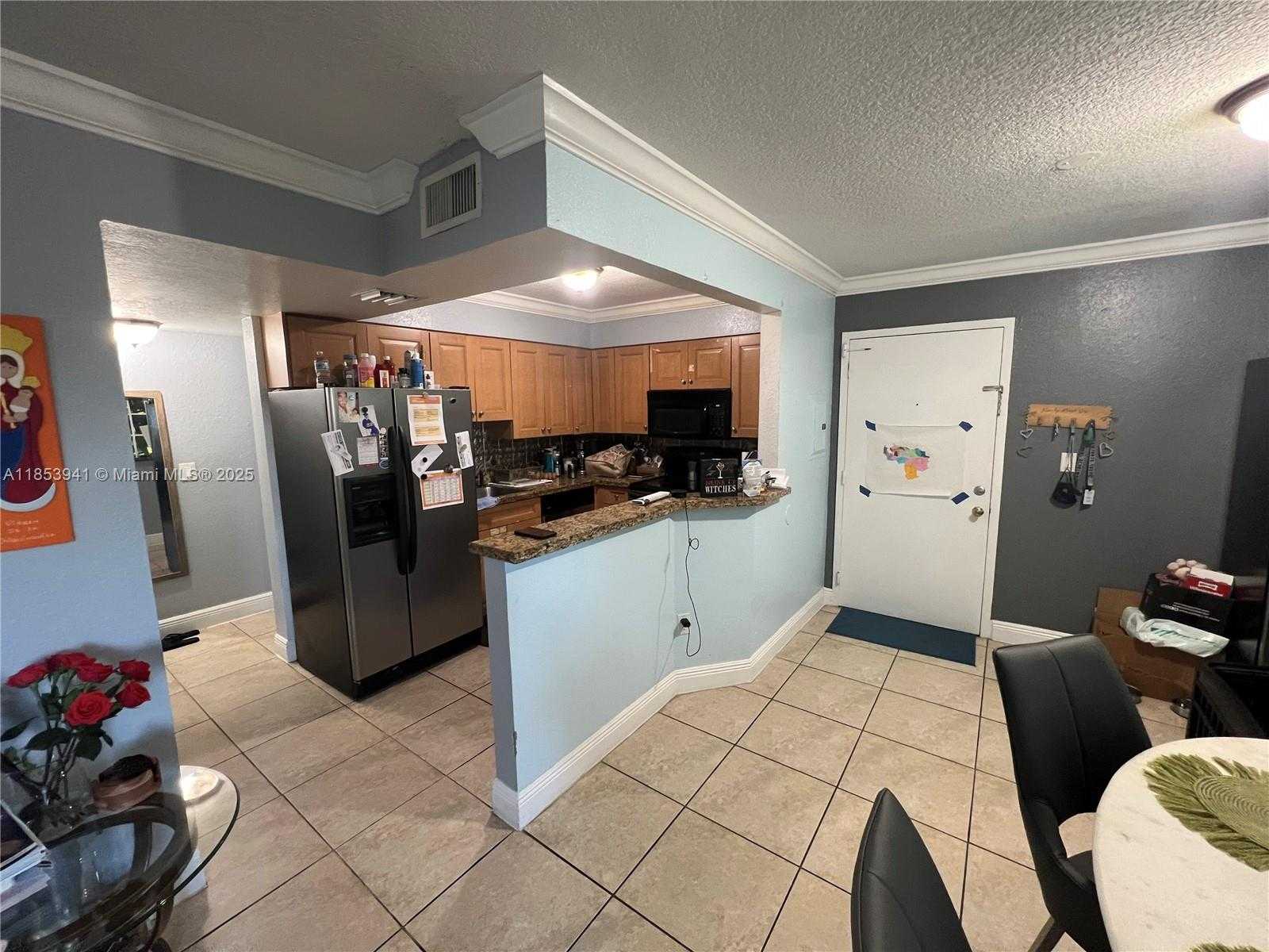 Small Image of 5231 GENEVA WAY #303, Doral Number 22