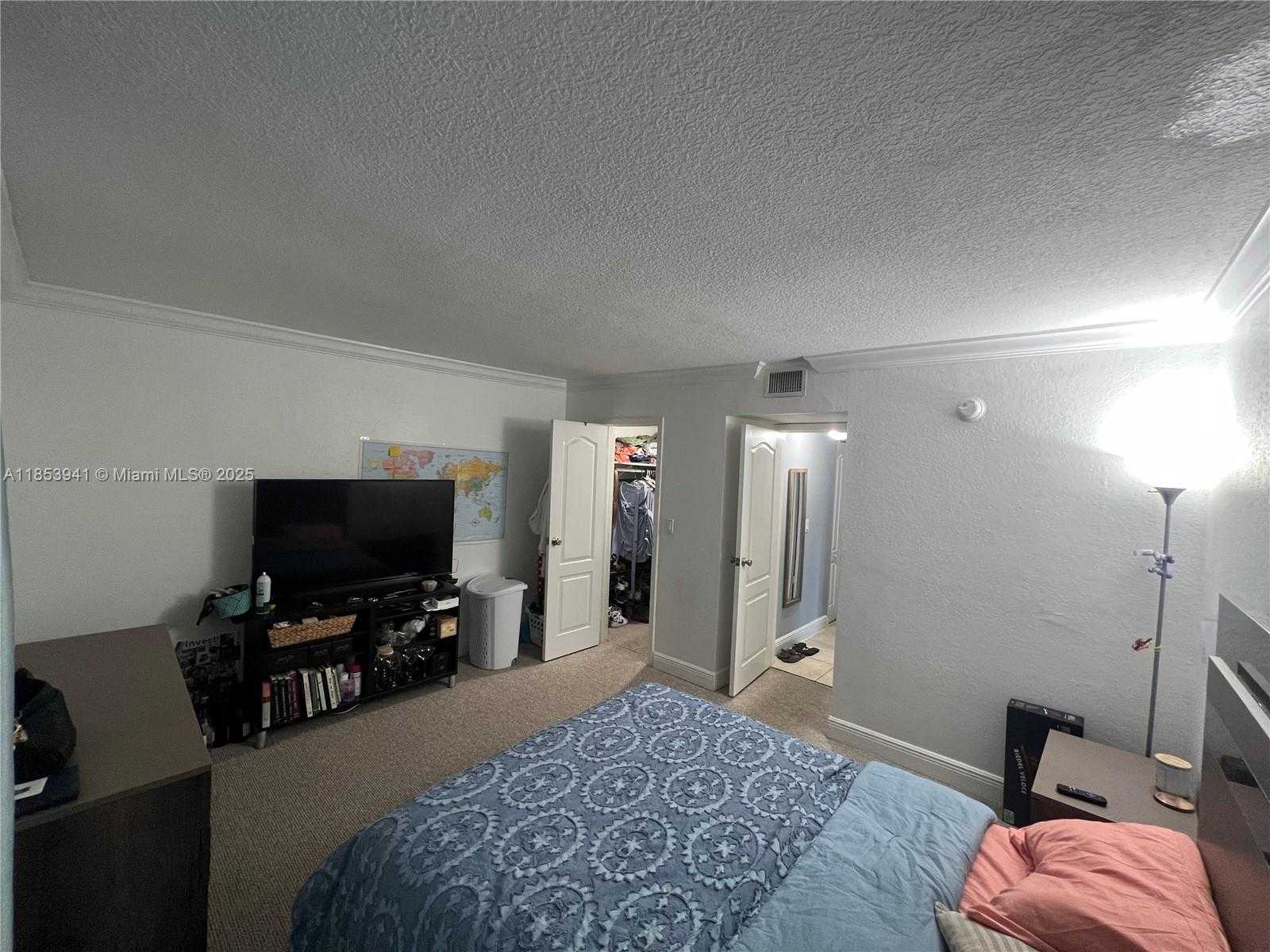 Small Image of 5231 GENEVA WAY #303, Doral Number 24