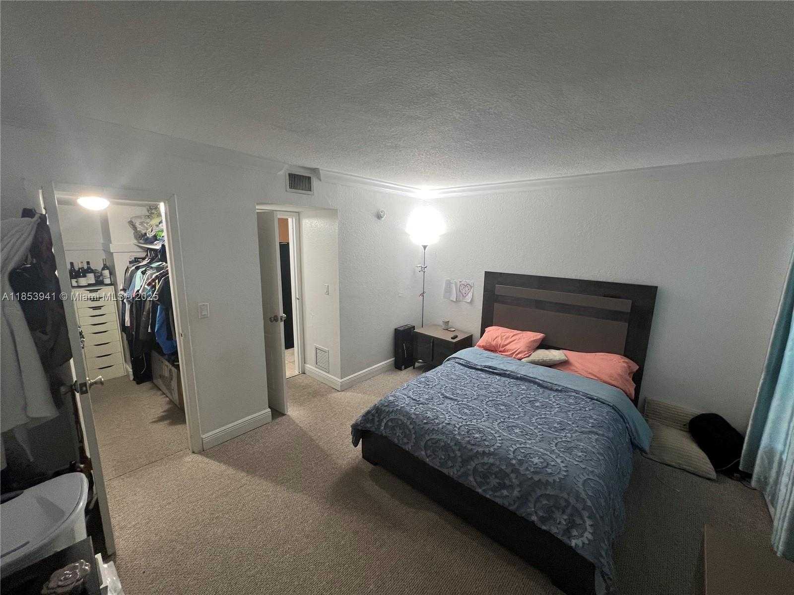 Small Image of 5231 GENEVA WAY #303, Doral Number 25