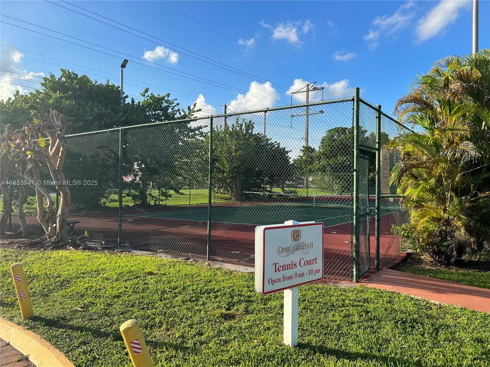 Small Image of 5231 GENEVA WAY #303, Doral Number 31