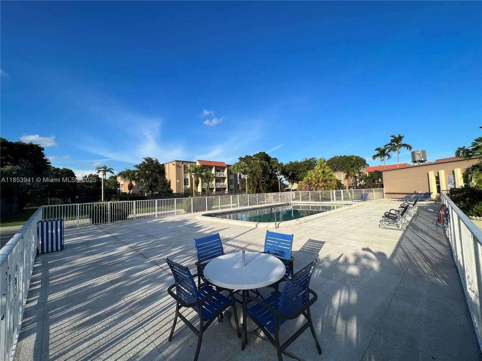 Small Image of 5231 GENEVA WAY #303, Doral Number 35