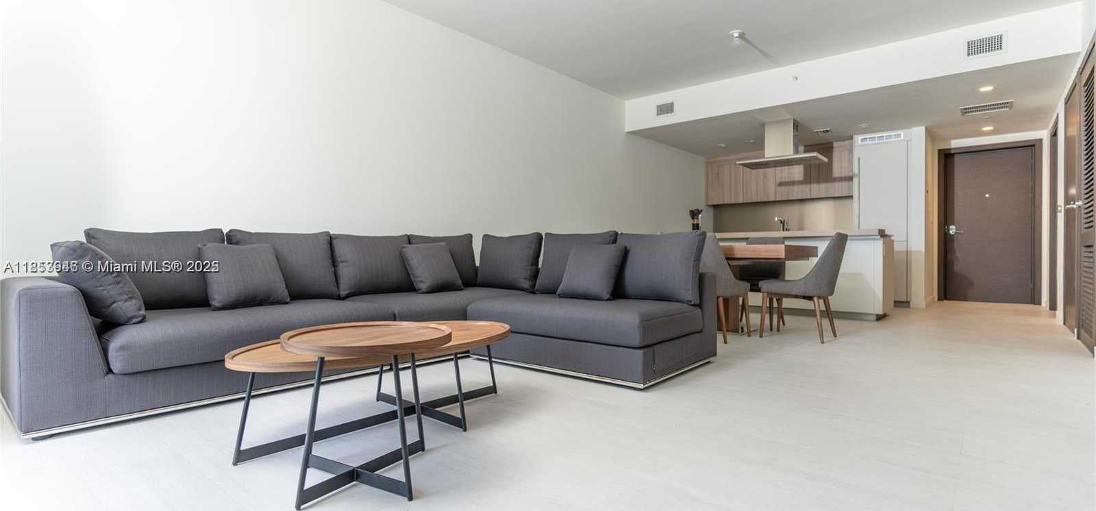 Small Image of 1000 BRICKELL PLZ #4703, Miami Number 3