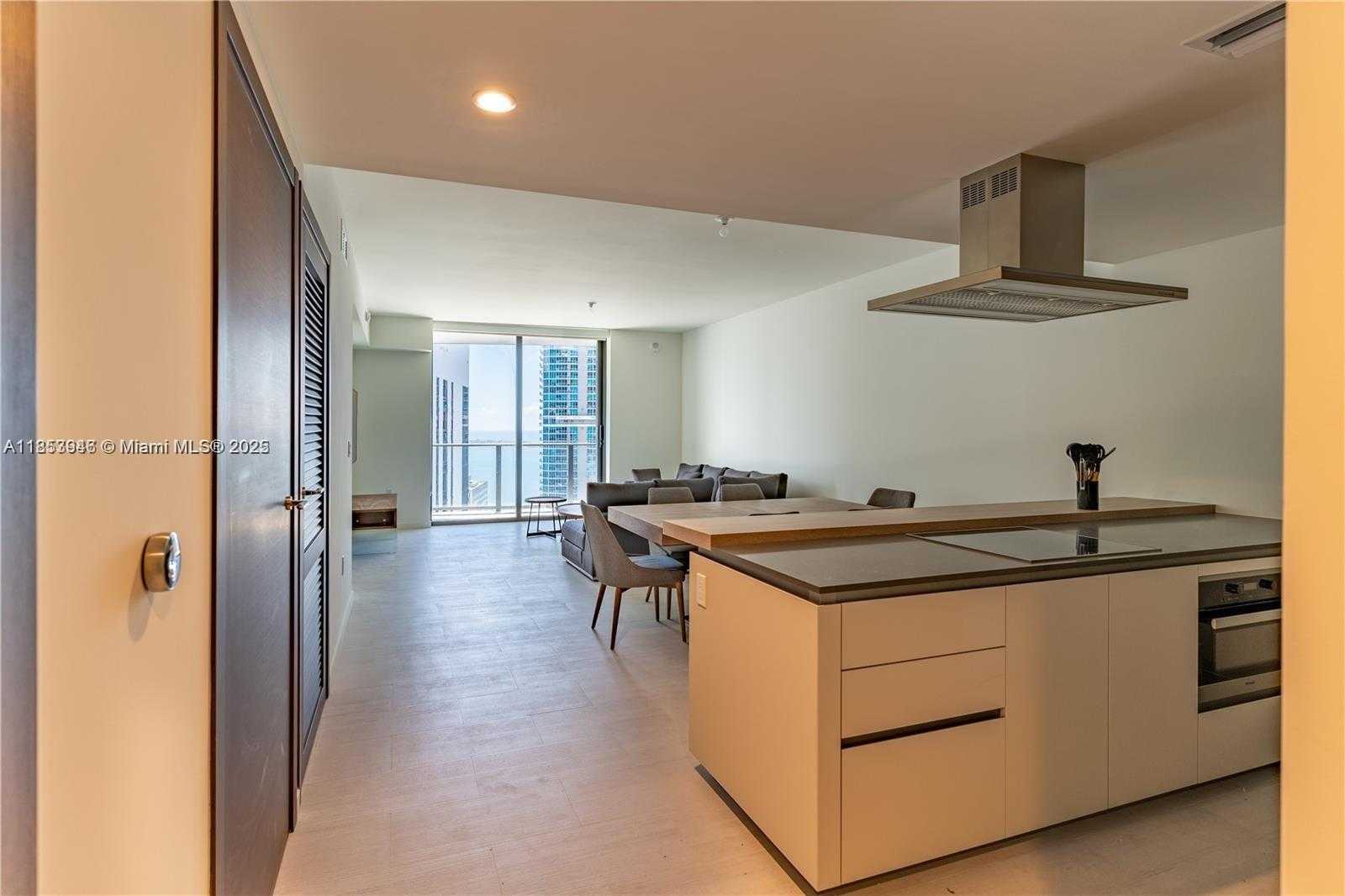 Small Image of 1000 BRICKELL PLZ #4703, Miami Number 4