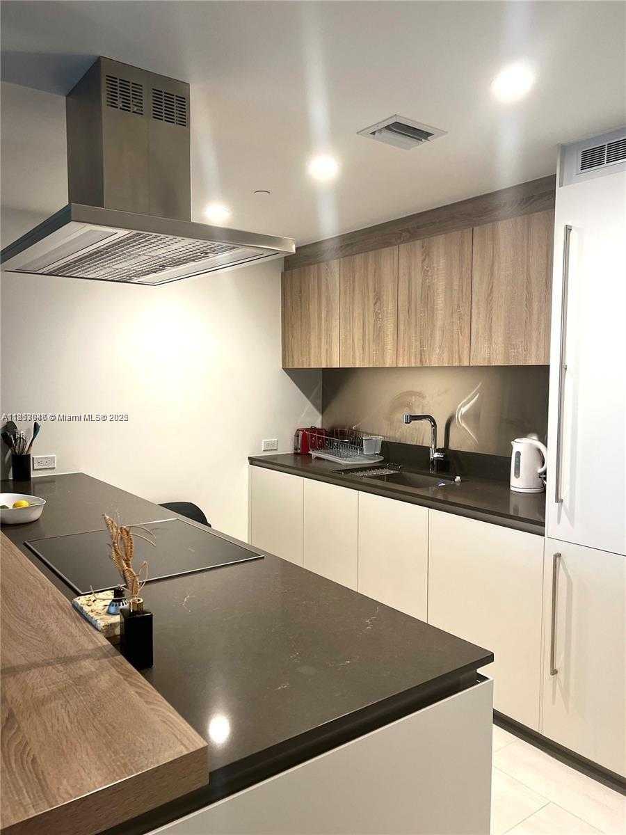Small Image of 1000 BRICKELL PLZ #4703, Miami Number 5