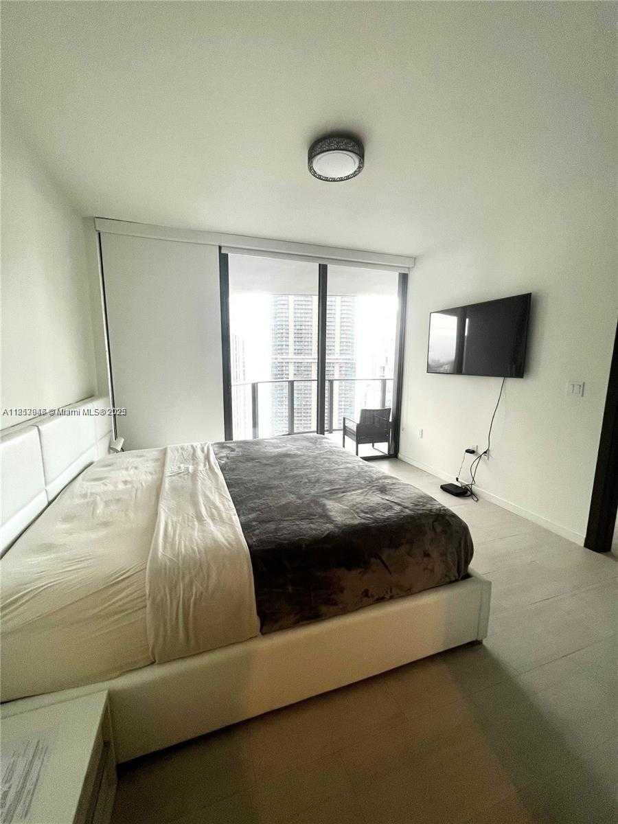 Small Image of 1000 BRICKELL PLZ #4703, Miami Number 8