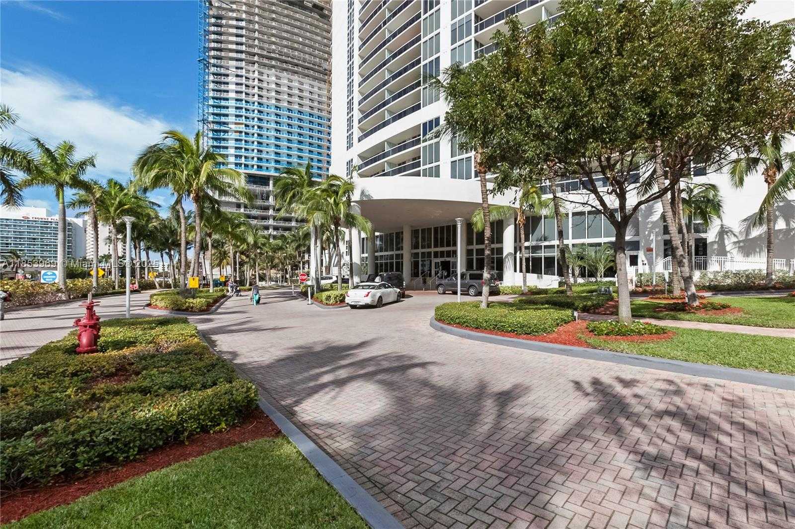 Small Image of 1800 SOUTH OCEAN DR #1208, Hallandale Beach Number 25
