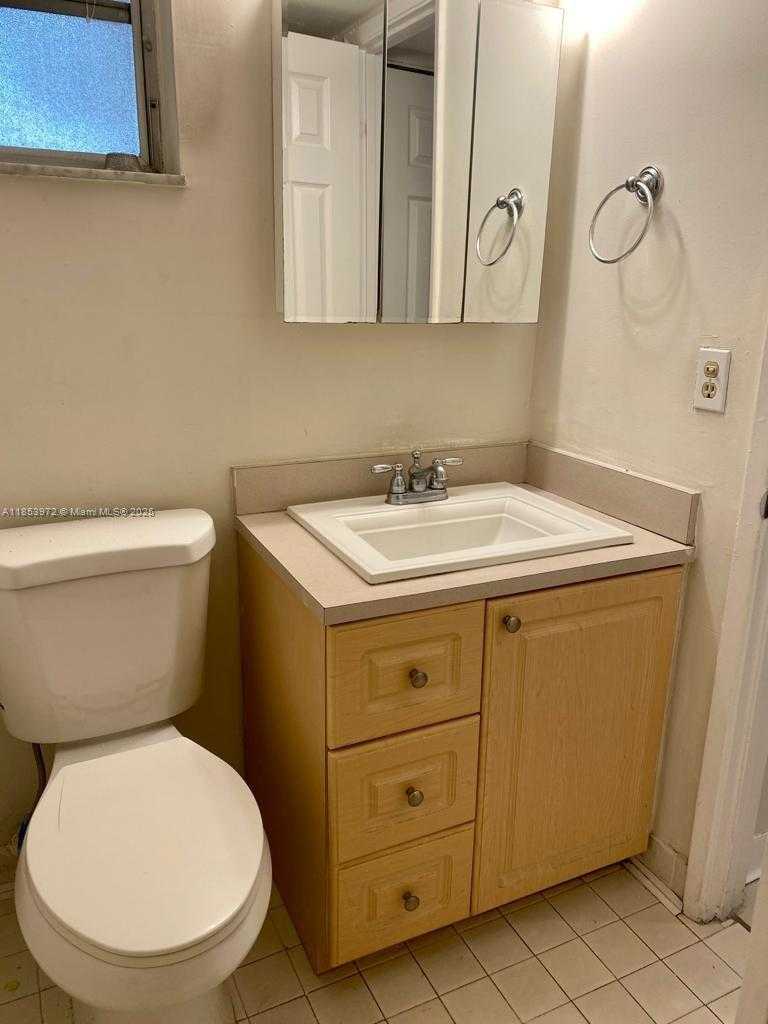 Small Image of 8810 FONTAINEBLEAU BLVD #214, Miami Number 18
