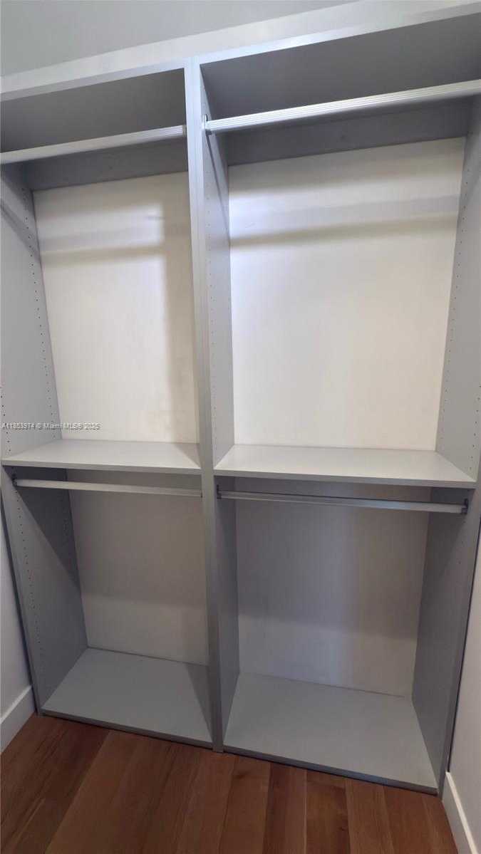 Small Image of 2021 MERIDIAN AVE #11, Miami Beach Number 15
