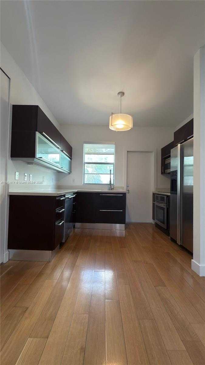Small Image of 2021 MERIDIAN AVE #11, Miami Beach Number 6