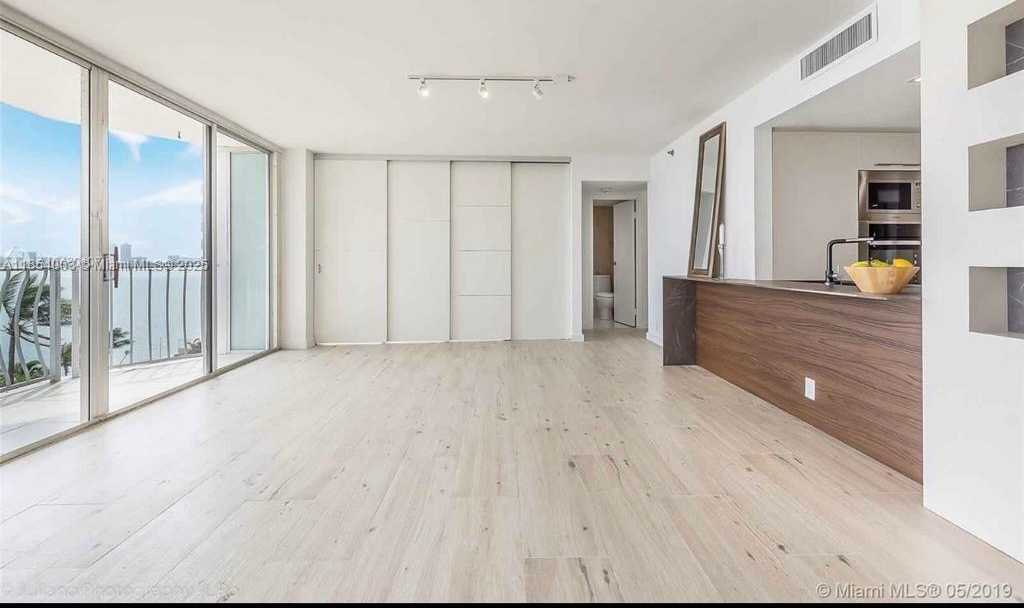 Small Image of 7601 EAST TREASURE DR #707, North Bay Village Number 16