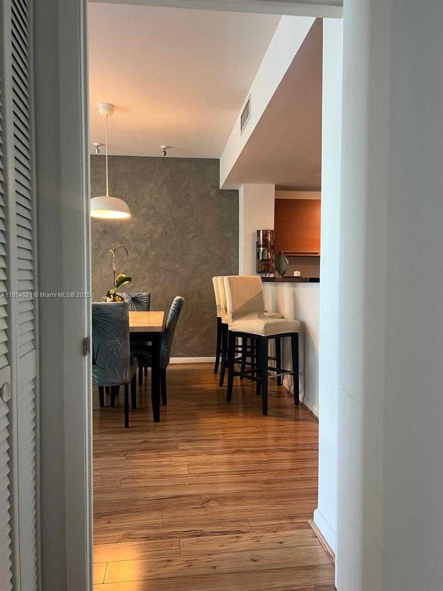 Small Image of 244 BISCAYNE BLVD #1904, Miami Number 13