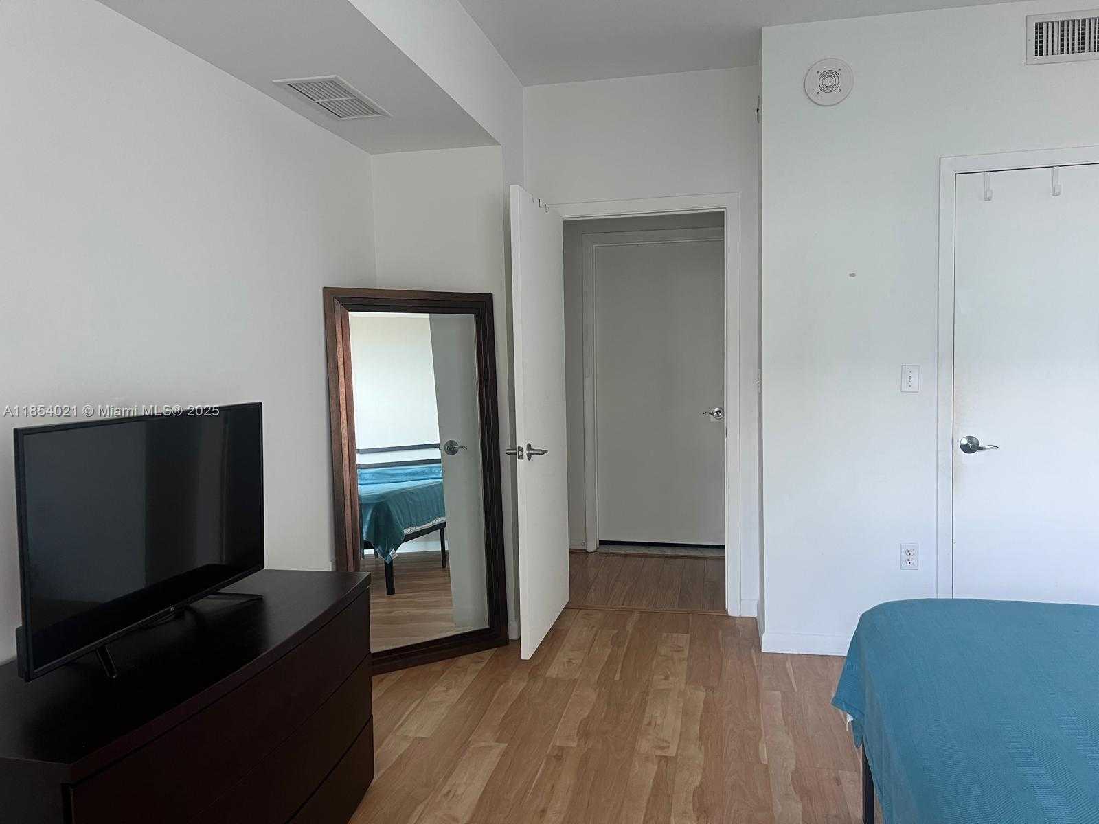 Small Image of 244 BISCAYNE BLVD #1904, Miami Number 15