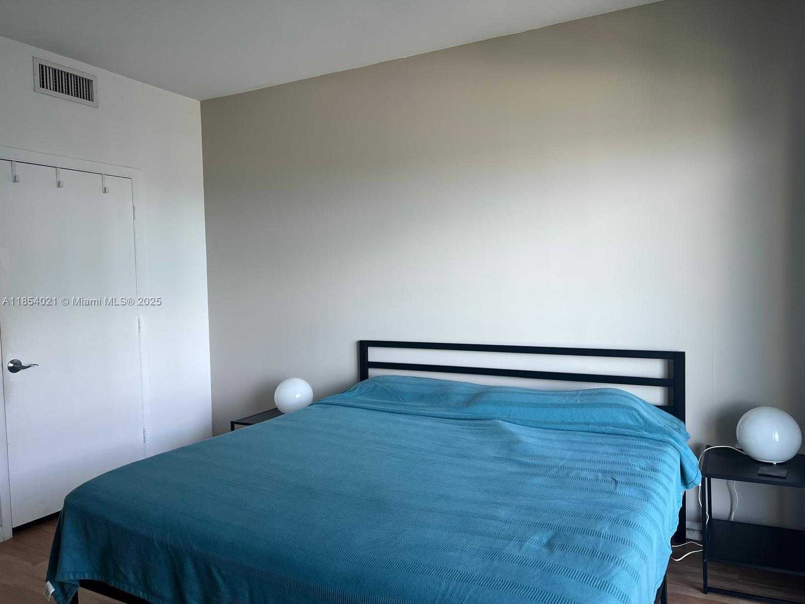 Small Image of 244 BISCAYNE BLVD #1904, Miami Number 16