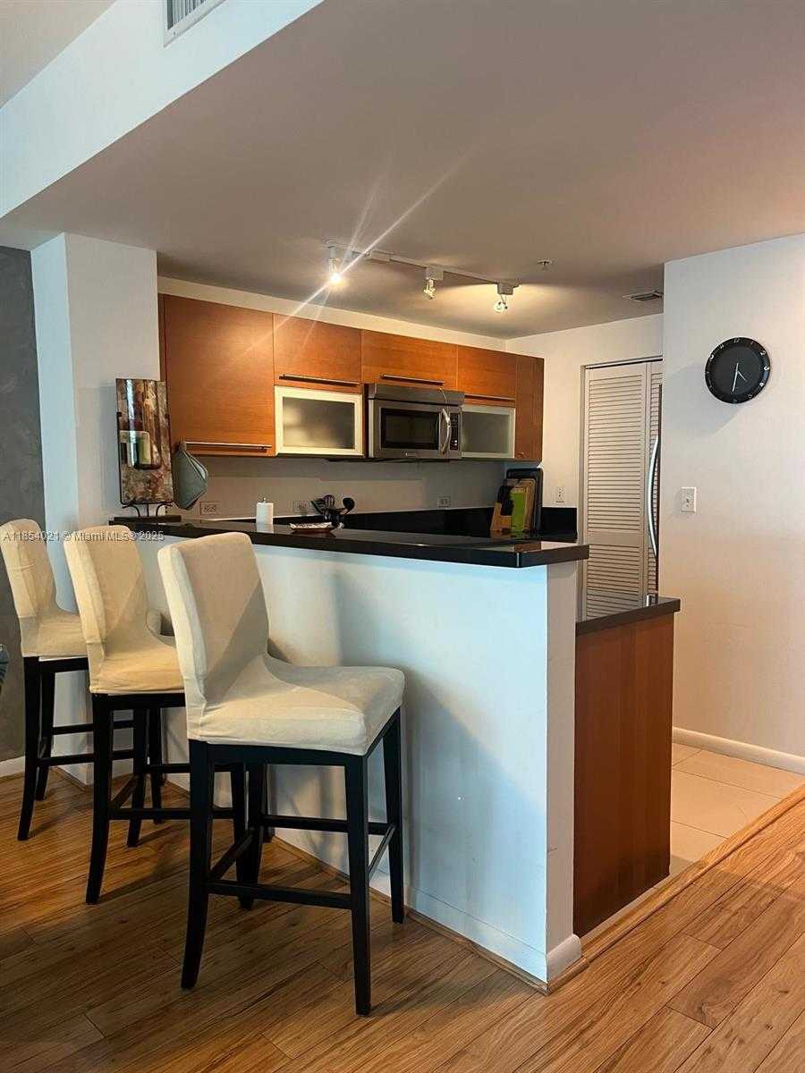 Small Image of 244 BISCAYNE BLVD #1904, Miami Number 2