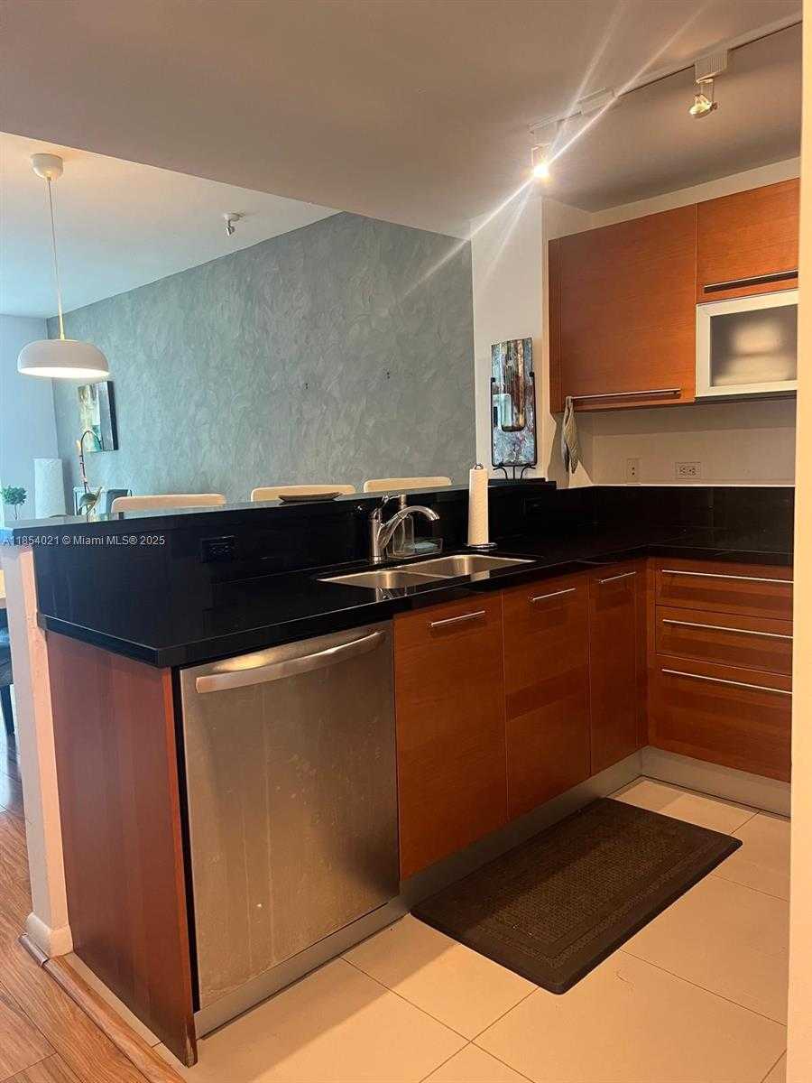Small Image of 244 BISCAYNE BLVD #1904, Miami Number 6