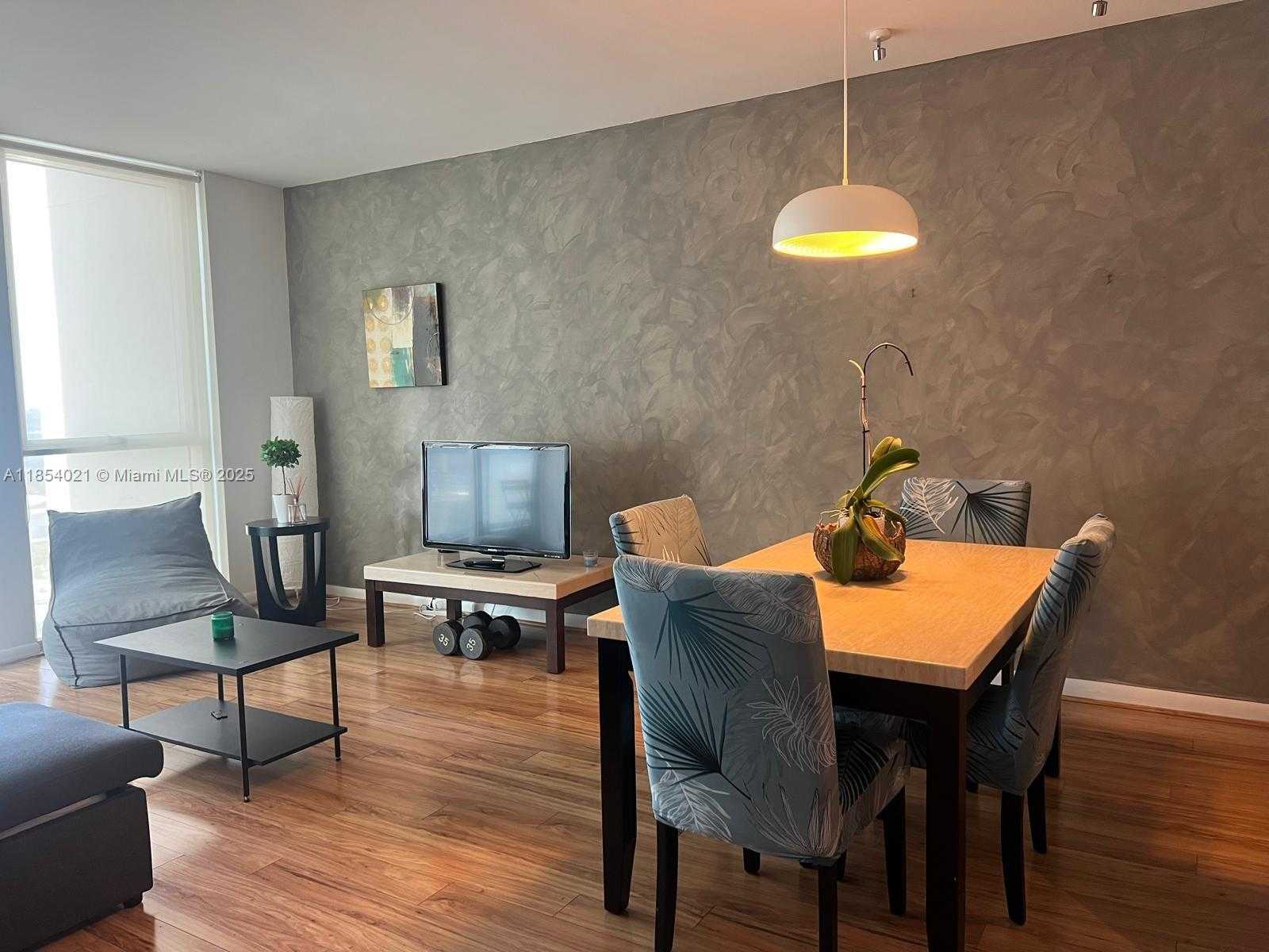 Small Image of 244 BISCAYNE BLVD #1904, Miami Number 8