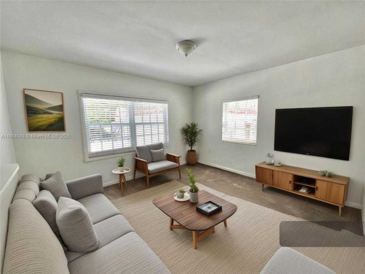 Small Image of 227 PHOENETIA AVE #2, Coral Gables Number 4