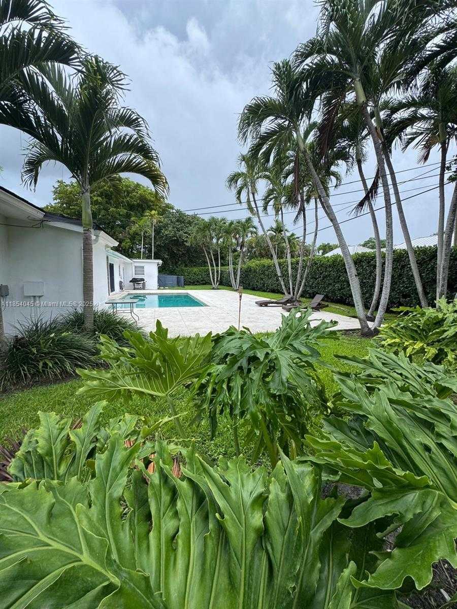 Small Image of 5801 SOUTH WEST 100TH ST #1, Pinecrest Number 11