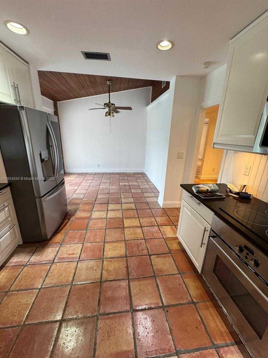 Small Image of 5801 SOUTH WEST 100TH ST #1, Pinecrest Number 6