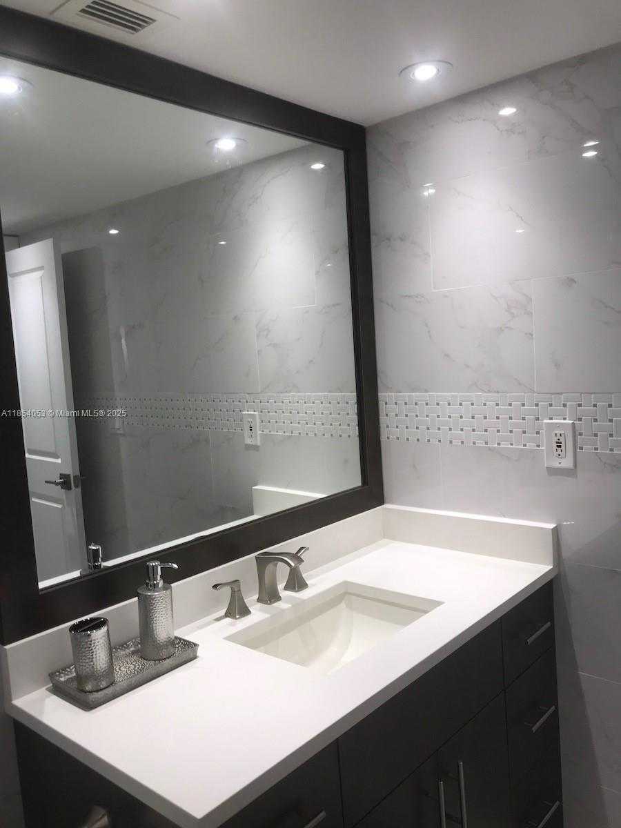 Small Image of 19390 COLLINS AV #417, Sunny Isles Beach Number 6