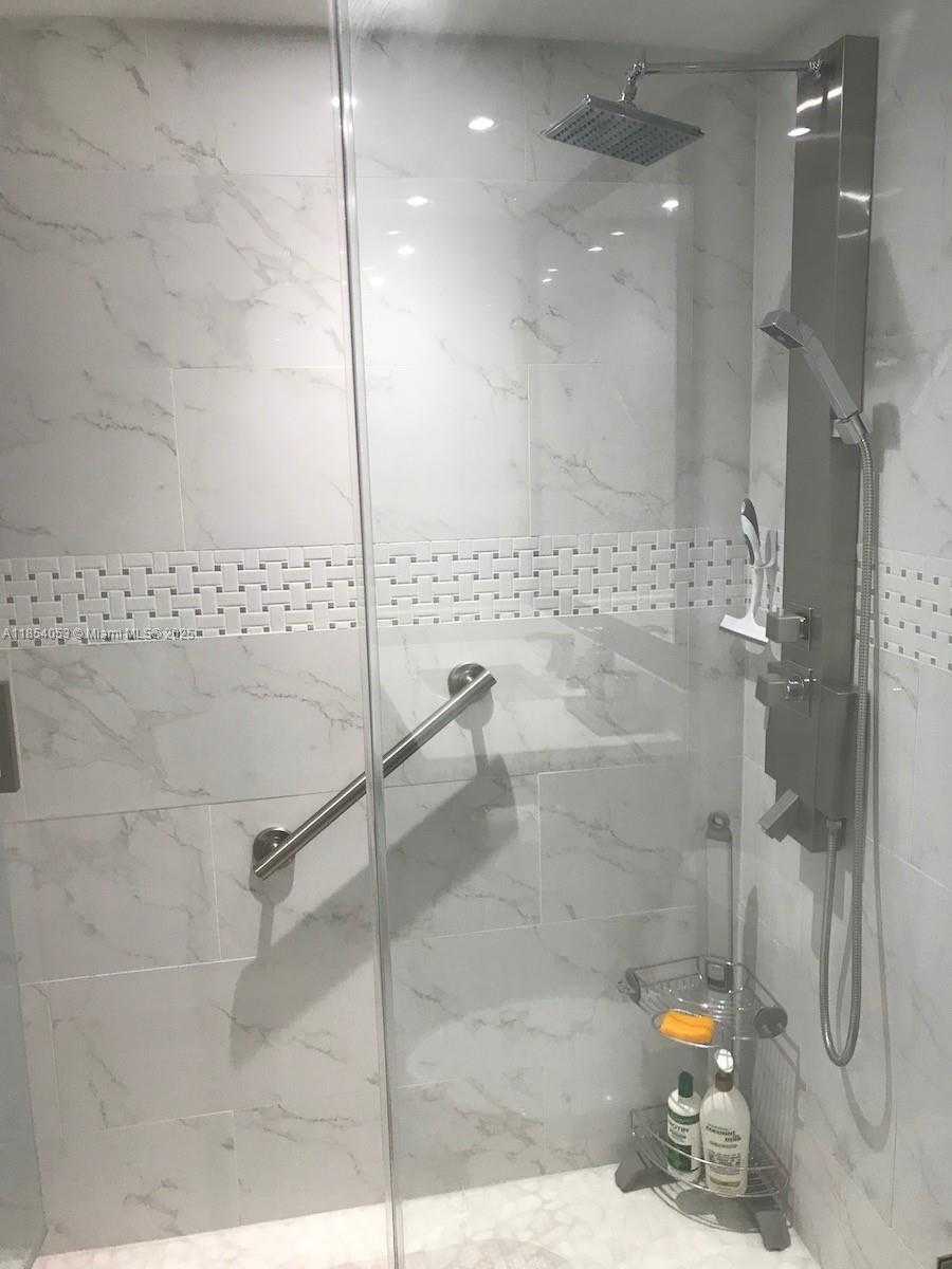 Small Image of 19390 COLLINS AV #417, Sunny Isles Beach Number 7