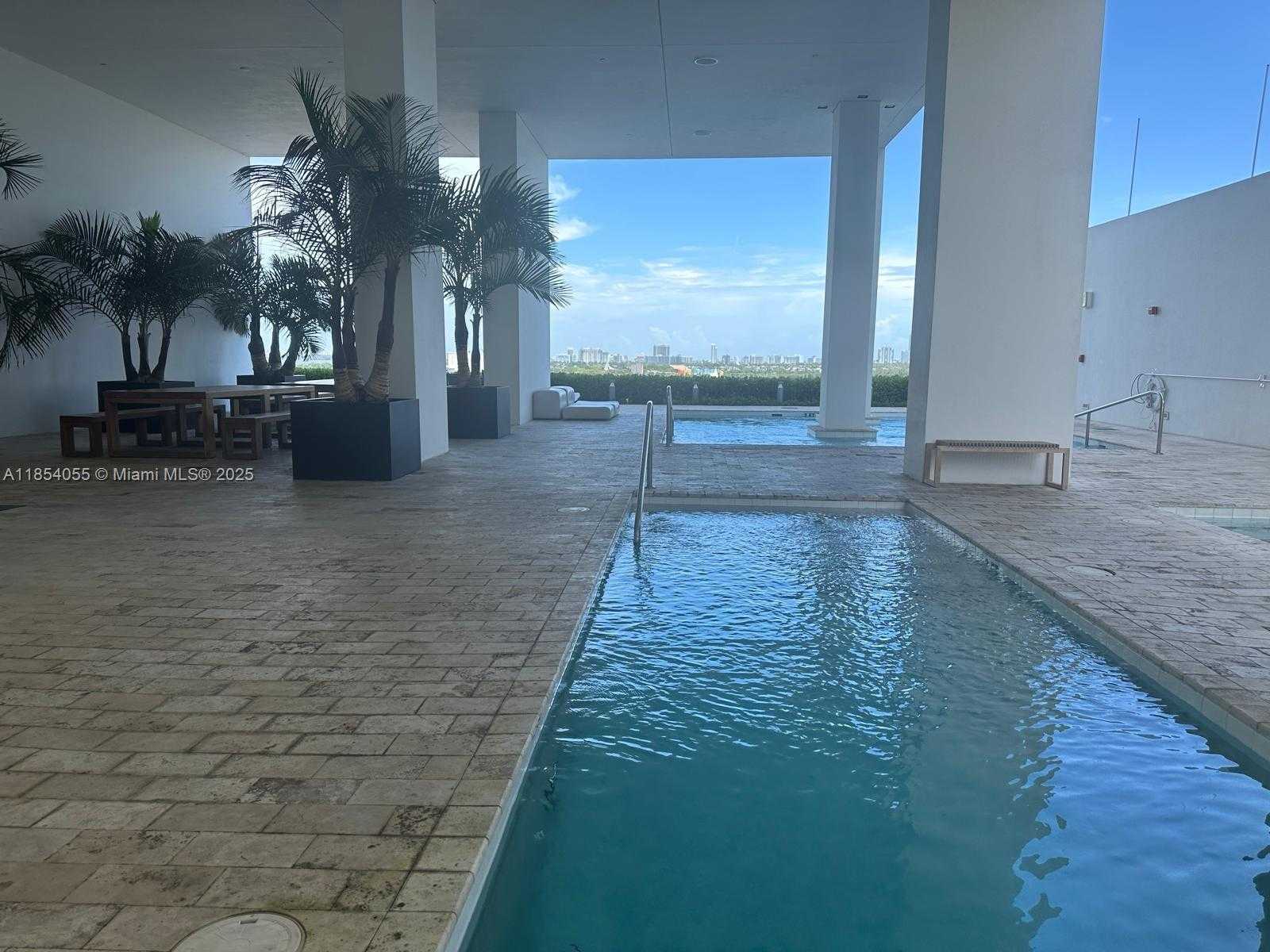 Small Image of 1040 BISCAYNE BLVD #2107, Miami Number 21