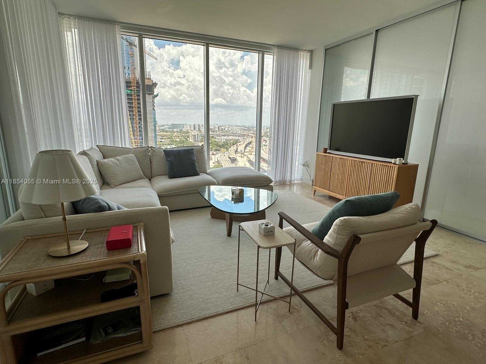 Small Image of 1040 BISCAYNE BLVD #2107, Miami Number 3