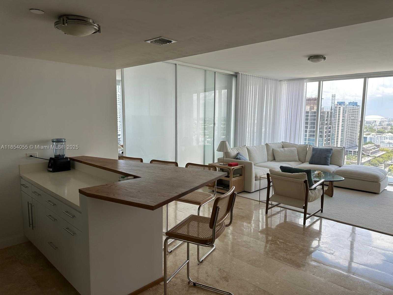 Small Image of 1040 BISCAYNE BLVD #2107, Miami Number 4