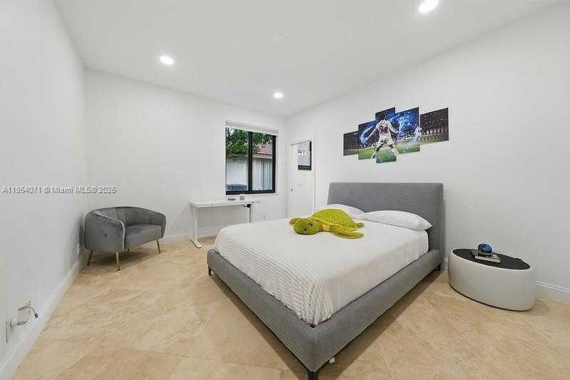 Small Image of 2454 PROVENCE CT #2454, Weston Number 19
