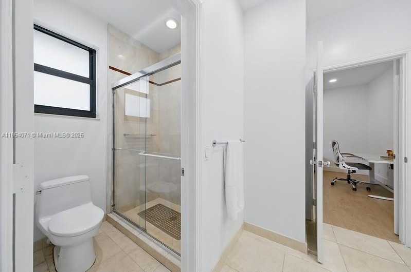 Small Image of 2454 PROVENCE CT #2454, Weston Number 21
