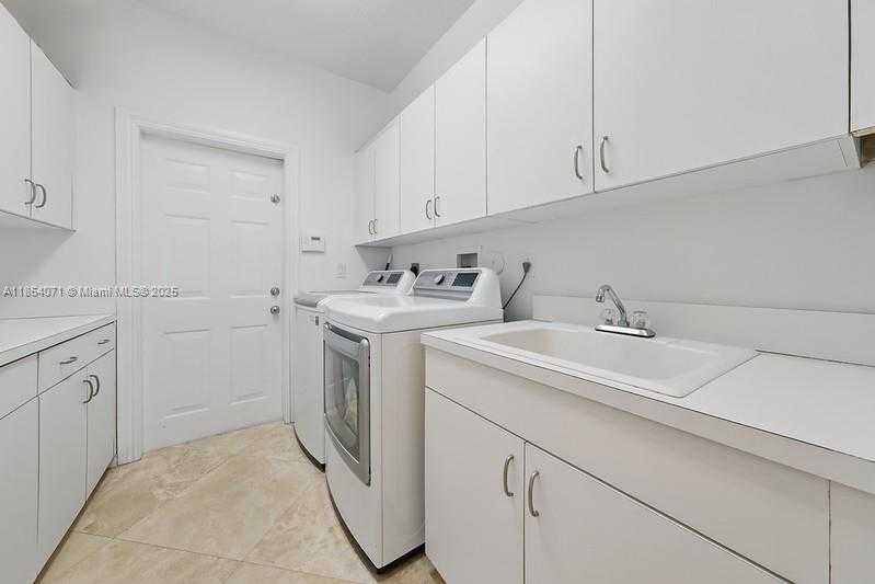 Small Image of 2454 PROVENCE CT #2454, Weston Number 24
