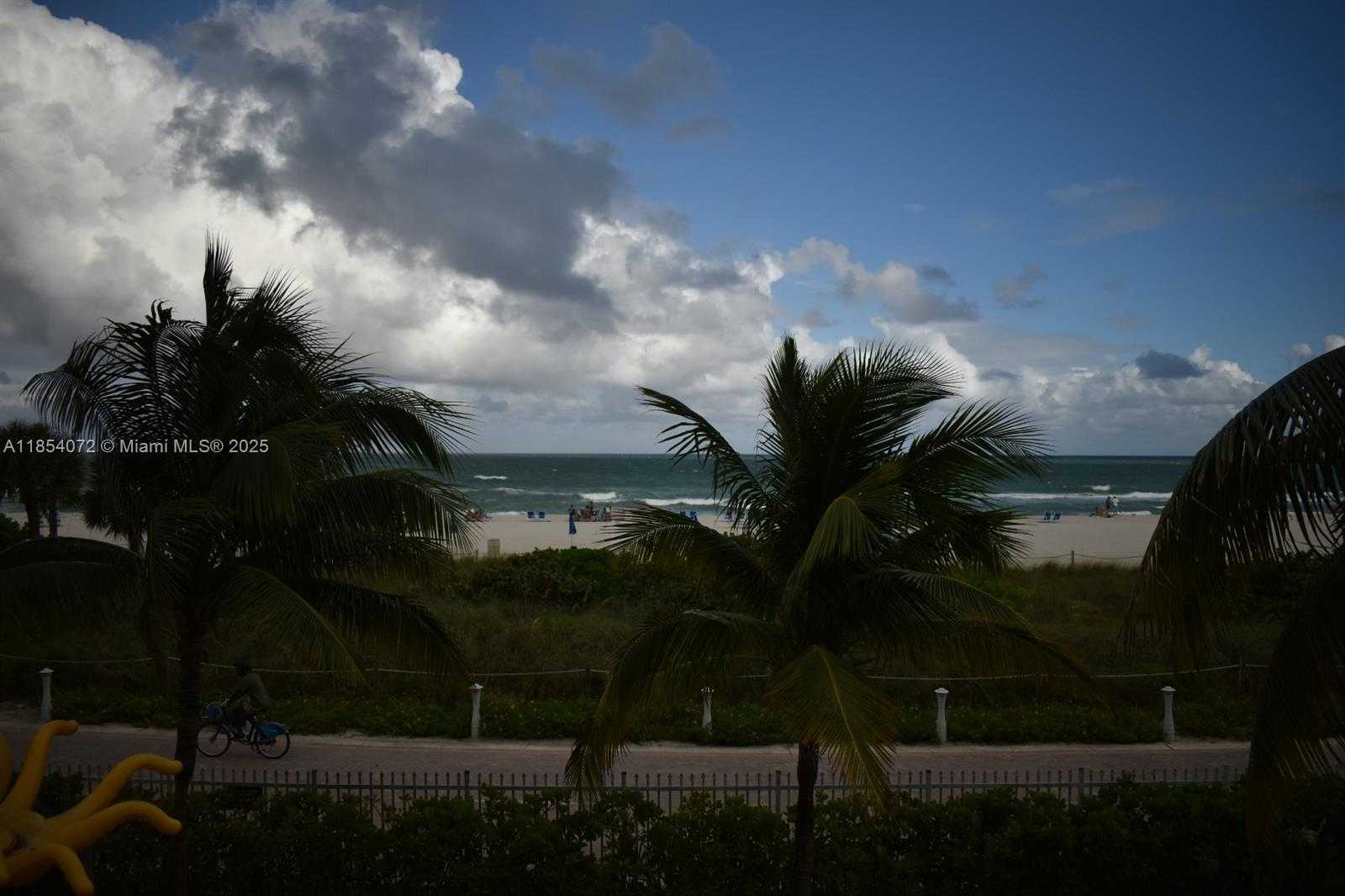 Small Image of 6039 COLLINS AVE #914, Miami Beach Number 50