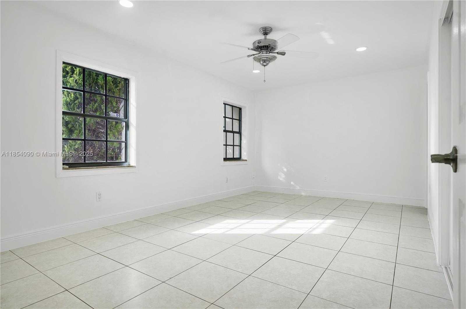 Small Image of 12031 SOUTH WEST 110TH ST CIR E, Miami Number 5