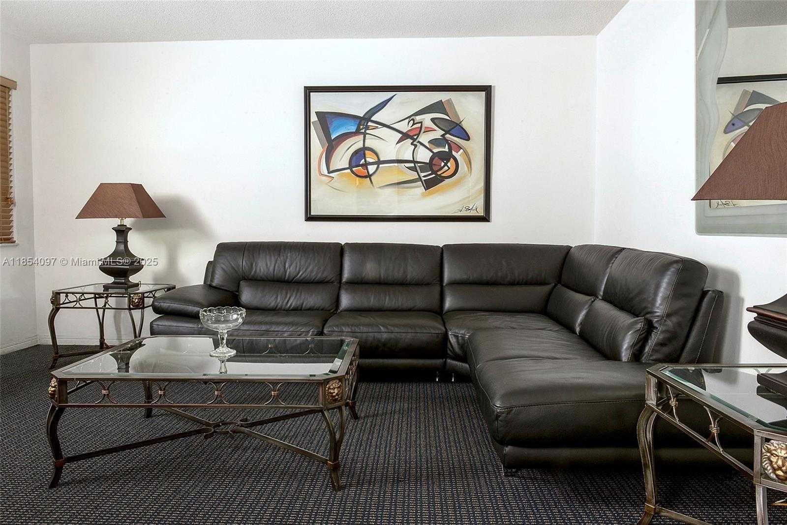 Small Image of 1748 RODMAN ST #117, Hollywood Number 2