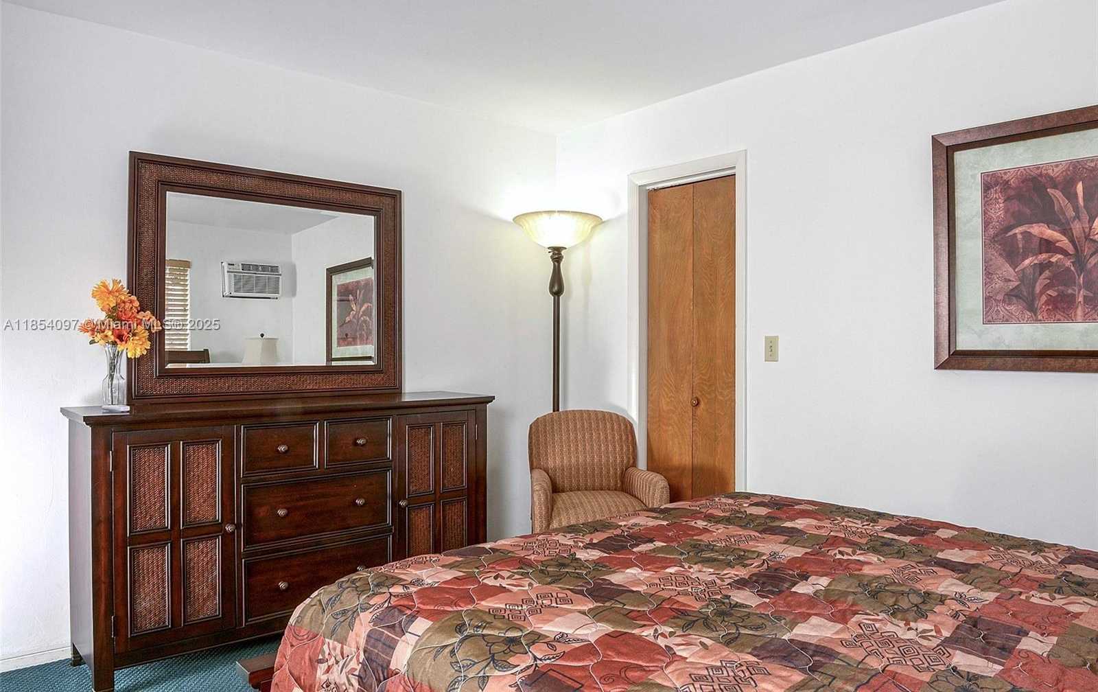 Small Image of 1748 RODMAN ST #117, Hollywood Number 5