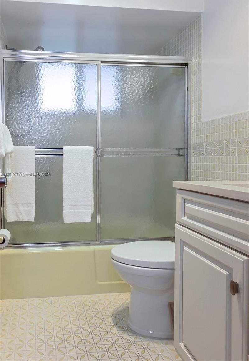 Small Image of 1748 RODMAN ST #117, Hollywood Number 7