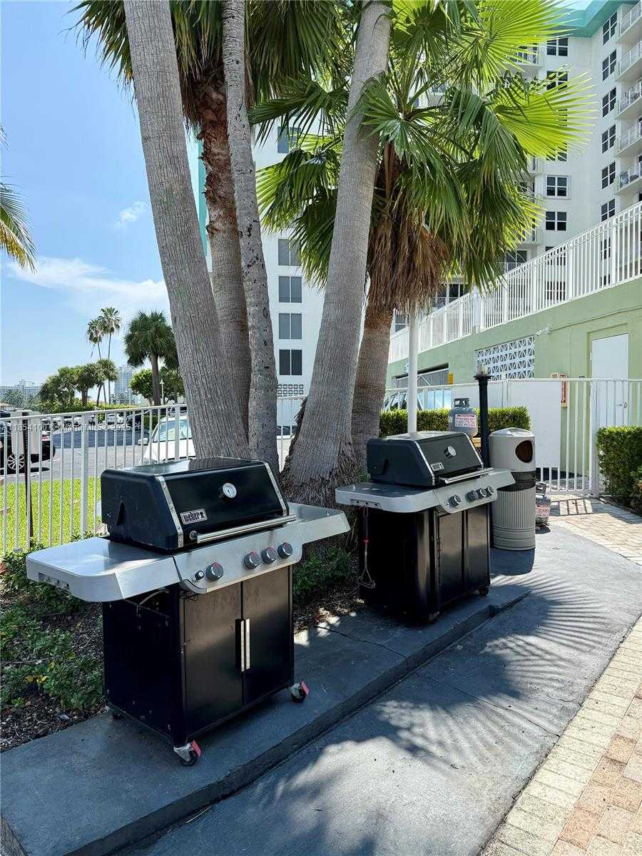 Small Image of 10350 WEST BAY HARBOR DR #2L, Bay Harbor Islands Number 18