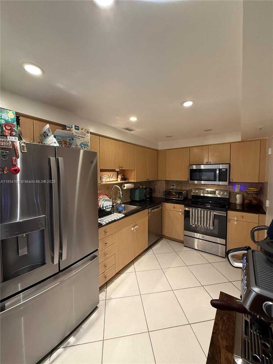 Small Image of 10350 WEST BAY HARBOR DR #2L, Bay Harbor Islands Number 7