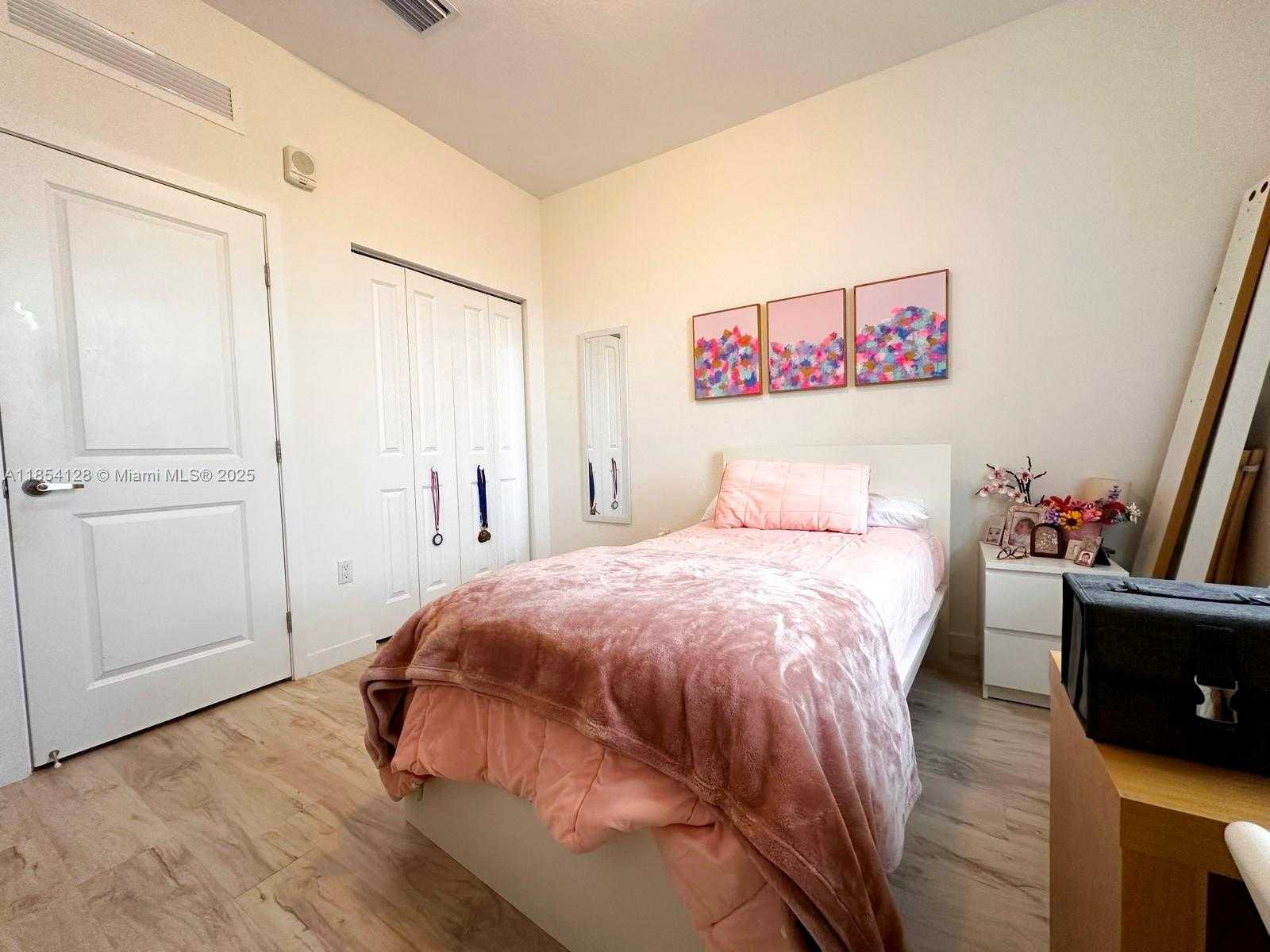 Small Image of 15540 SOUTH WEST 136 ST #204, Miami Number 13