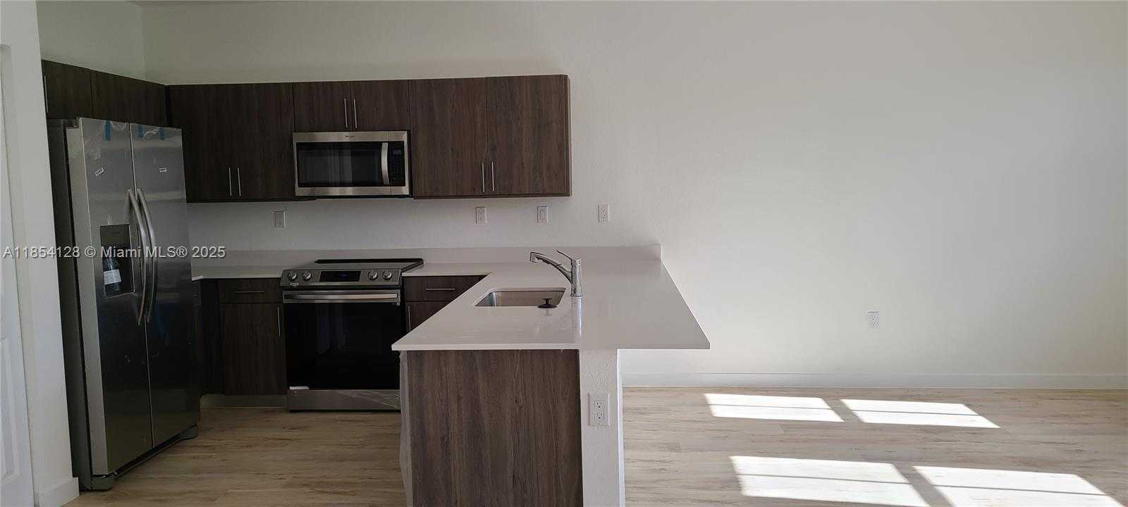 Small Image of 15540 SOUTH WEST 136 ST #204, Miami Number 3