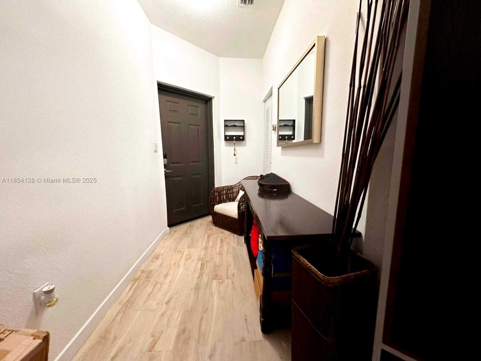 Small Image of 15540 SOUTH WEST 136 ST #204, Miami Number 5