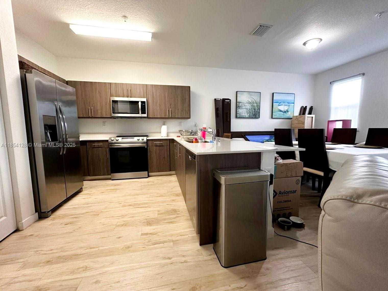 Small Image of 15540 SOUTH WEST 136 ST #204, Miami Number 6