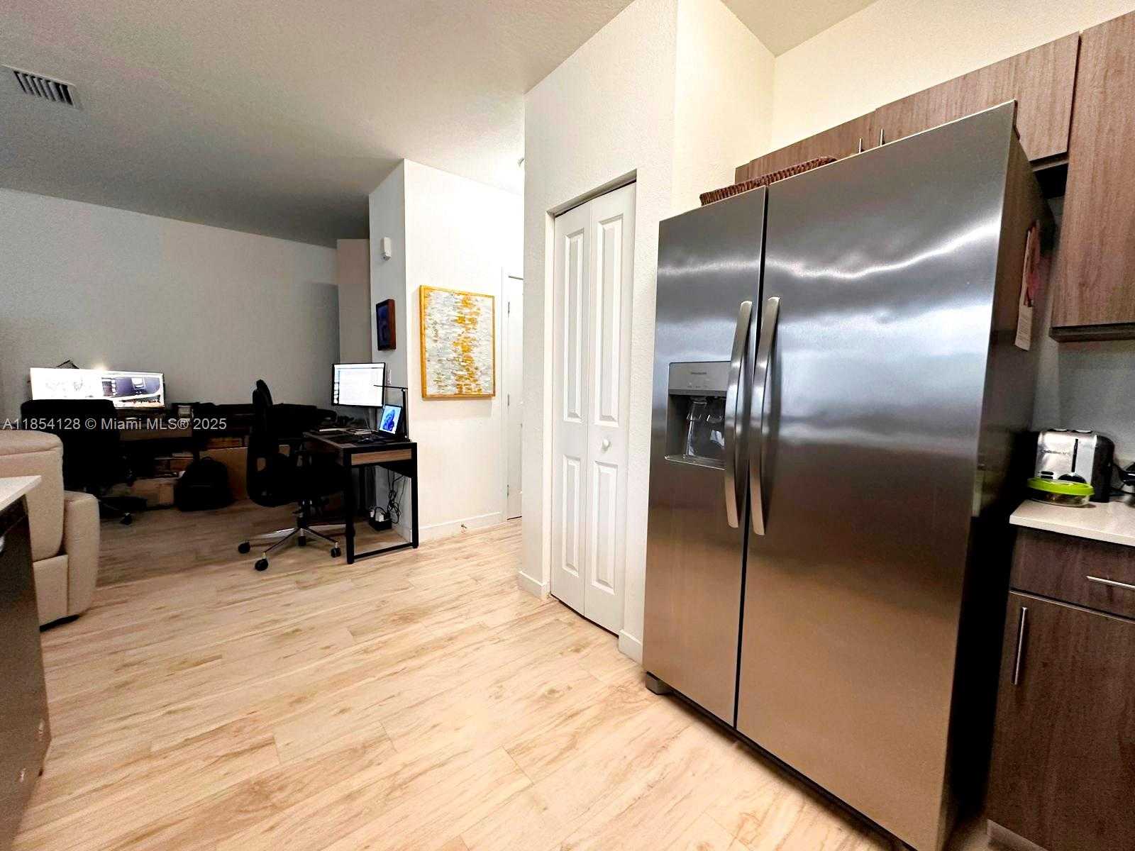 Small Image of 15540 SOUTH WEST 136 ST #204, Miami Number 7