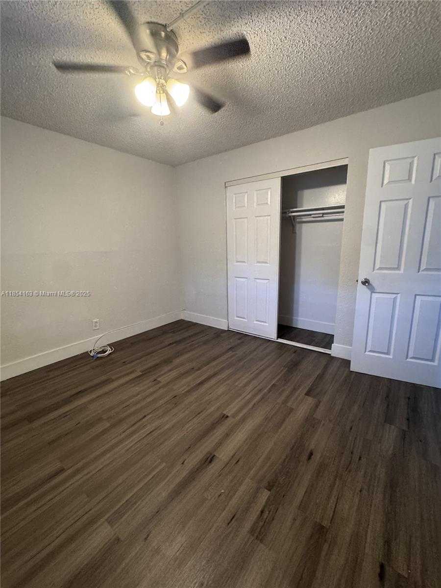 Small Image of 2150 MADISON ST #10, Hollywood Number 4