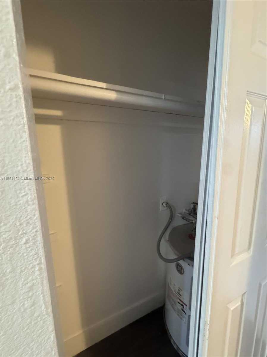 Small Image of 2150 MADISON ST #10, Hollywood Number 8