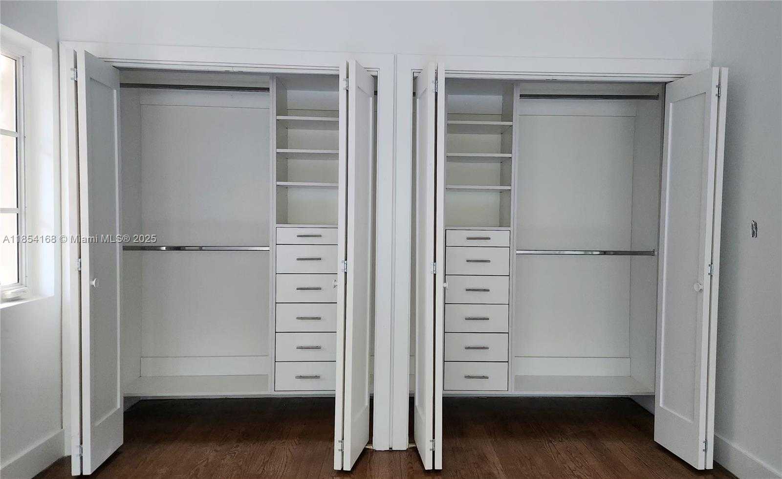 Small Image of 63 BAL BAY DR, Bal Harbour Number 10