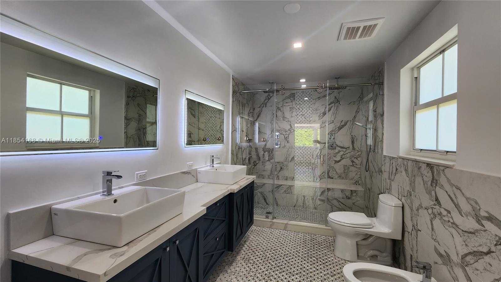 Small Image of 63 BAL BAY DR, Bal Harbour Number 6