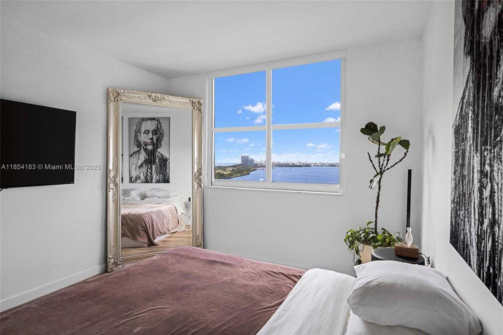 Small Image of 300 BAYVIEW DR #1614, Sunny Isles Beach Number 20