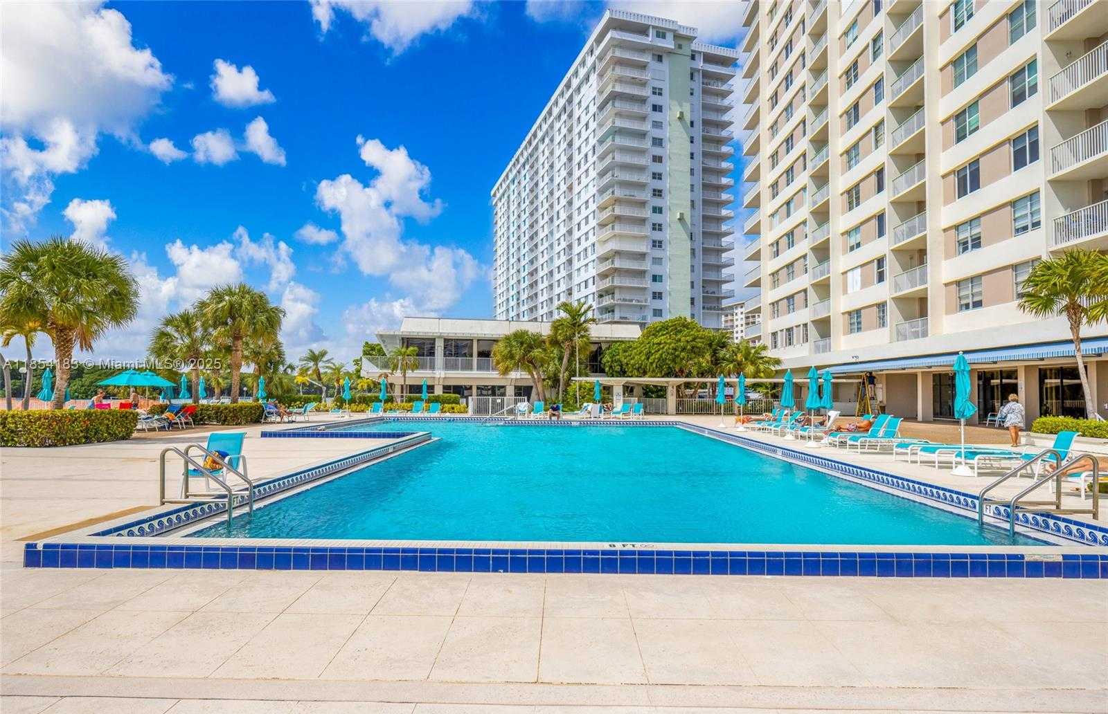 Small Image of 300 BAYVIEW DR #1614, Sunny Isles Beach Number 31