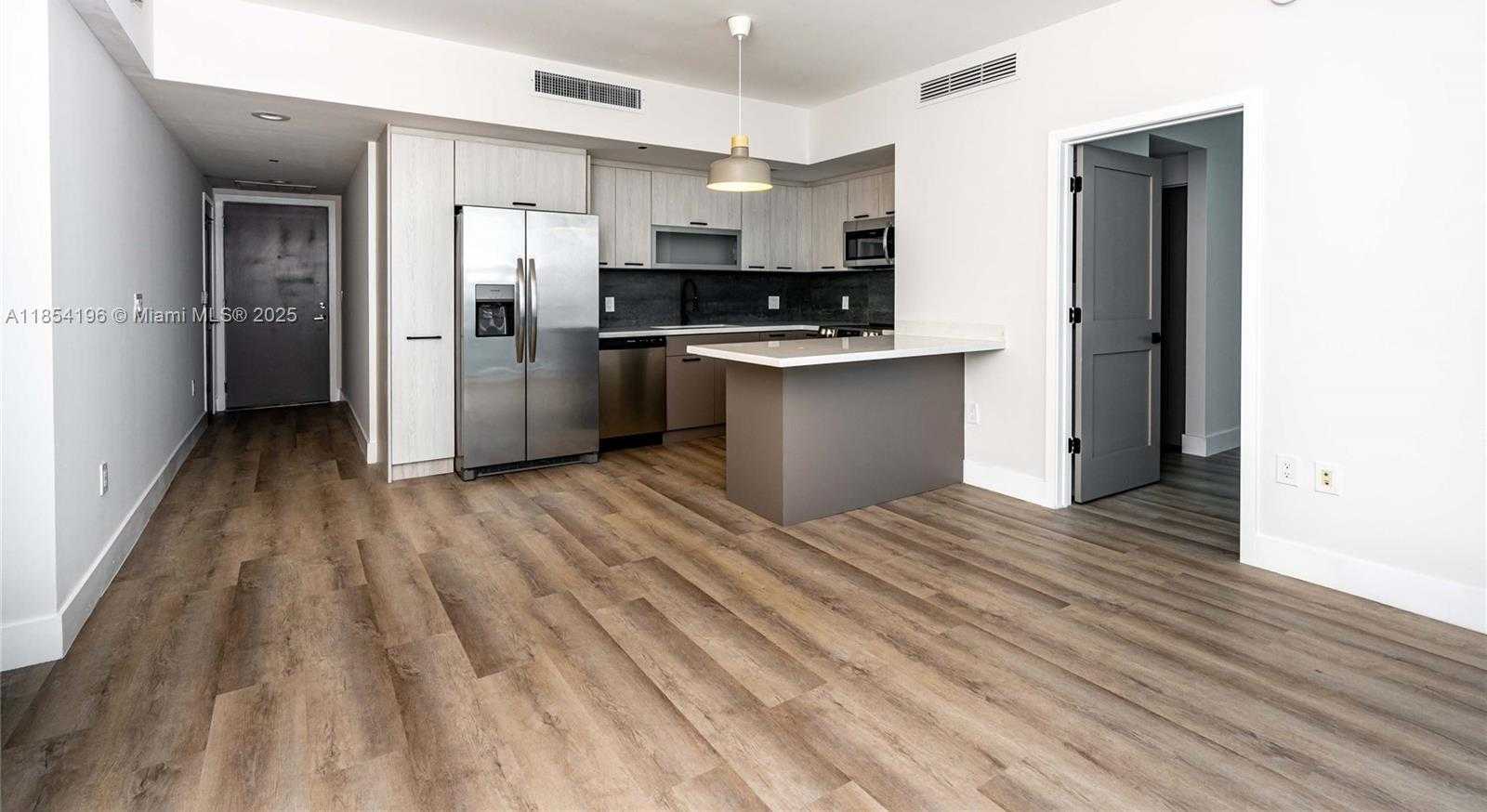 Small Image of 950 BRICKELL BAY DR #4007, Miami Number 4
